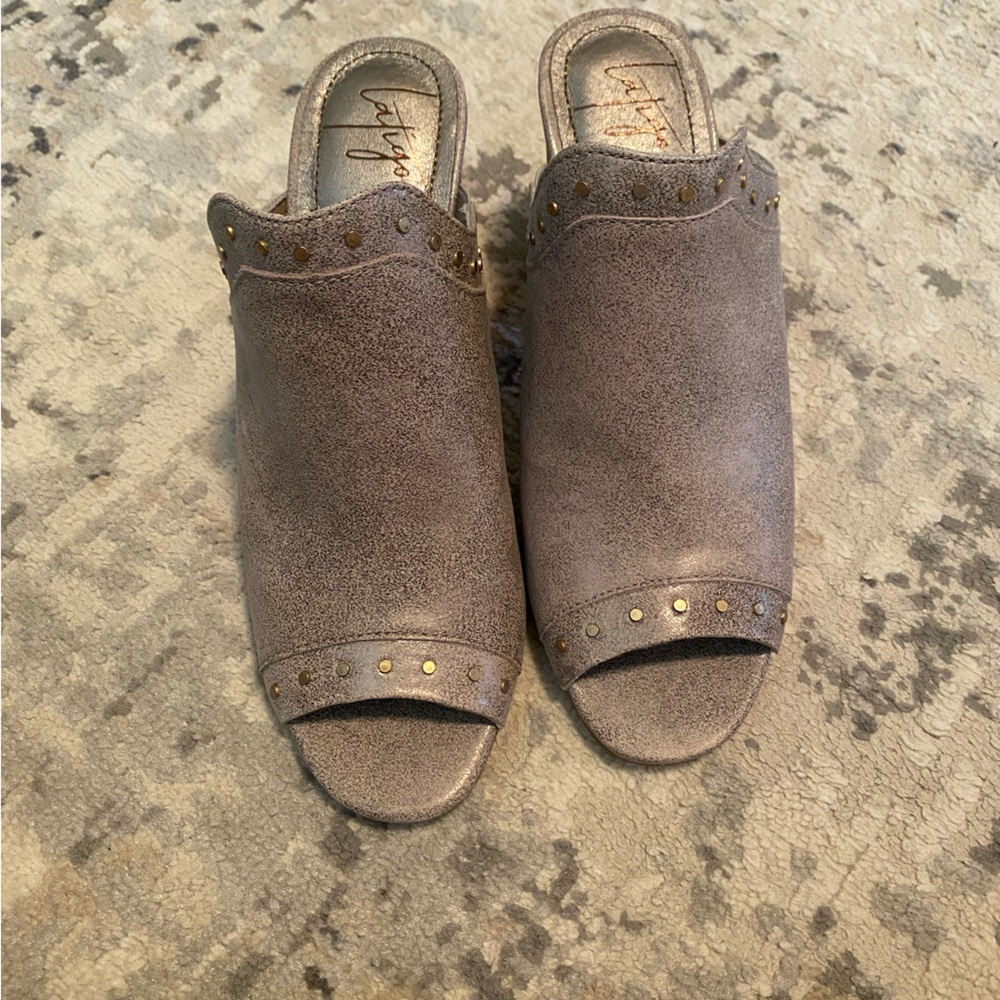 Brand new sandal mules
